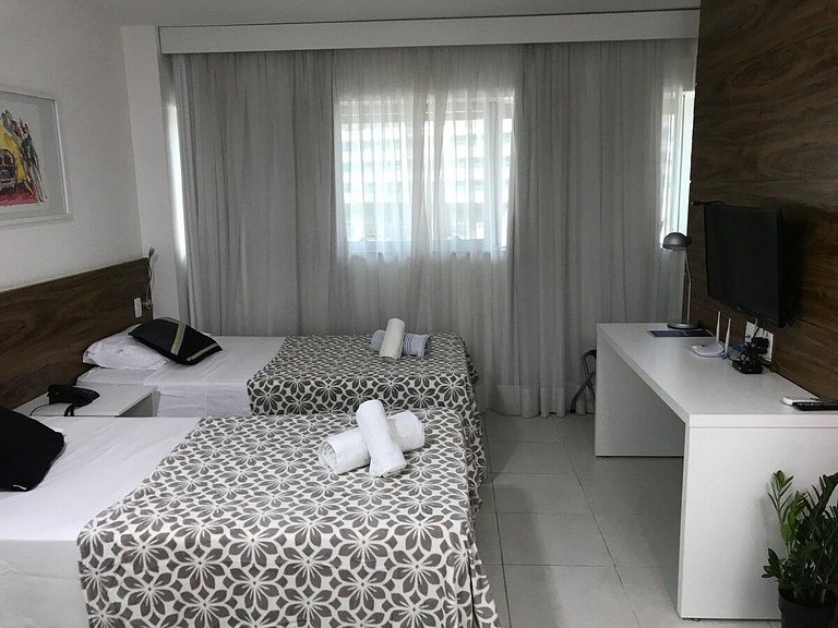 F218 CB Excelente Flat em Hotel Area Central