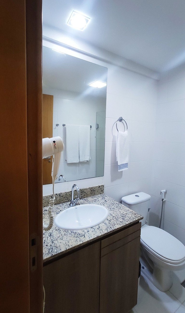 SM1805 Flat região central Próx Embaixada Americana