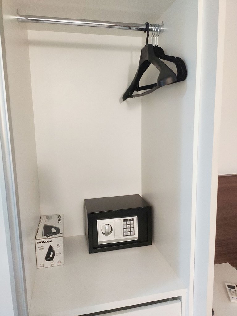 F918 FL Flat área central Prox Esplanada