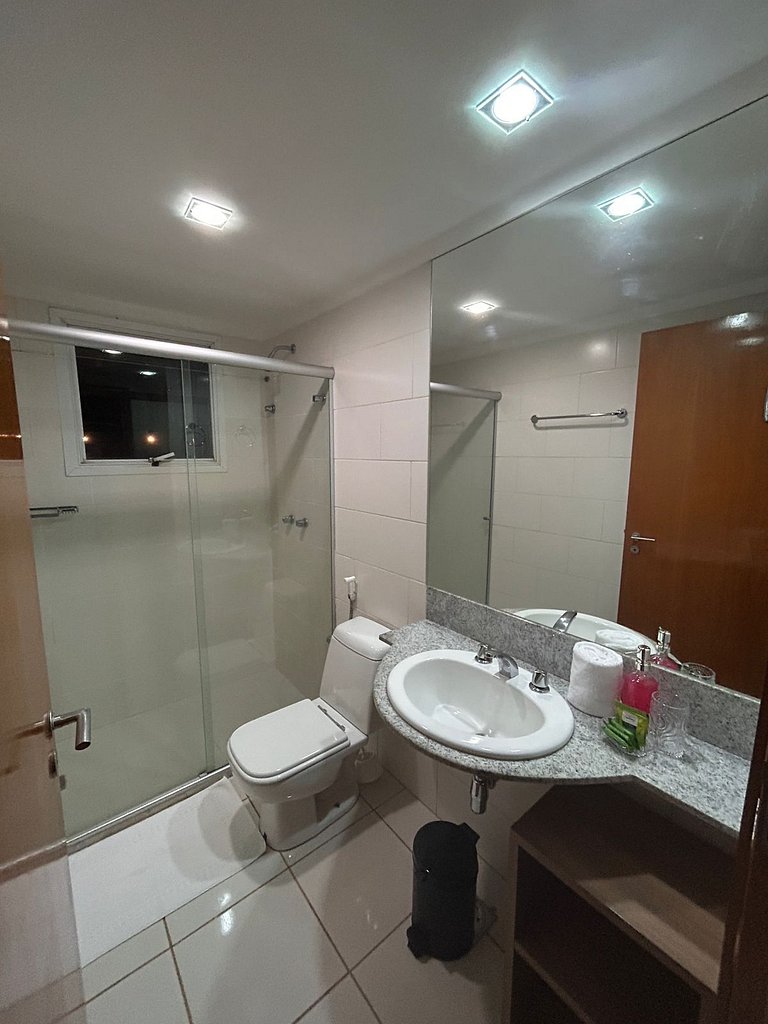 B2014 Flat área central em andar alto
