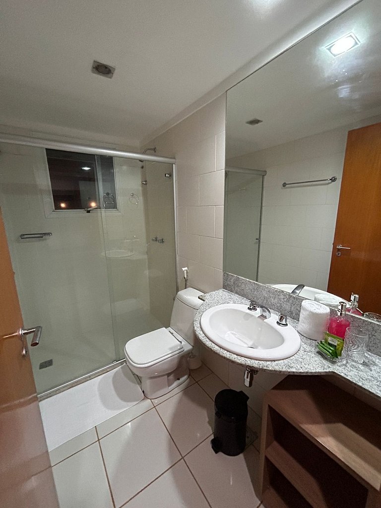B2014 Flat área central em andar alto