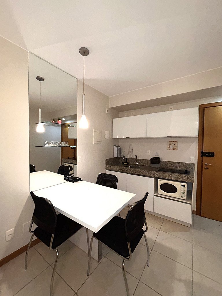 SM905 Flat região central Próx Embaixada Americana