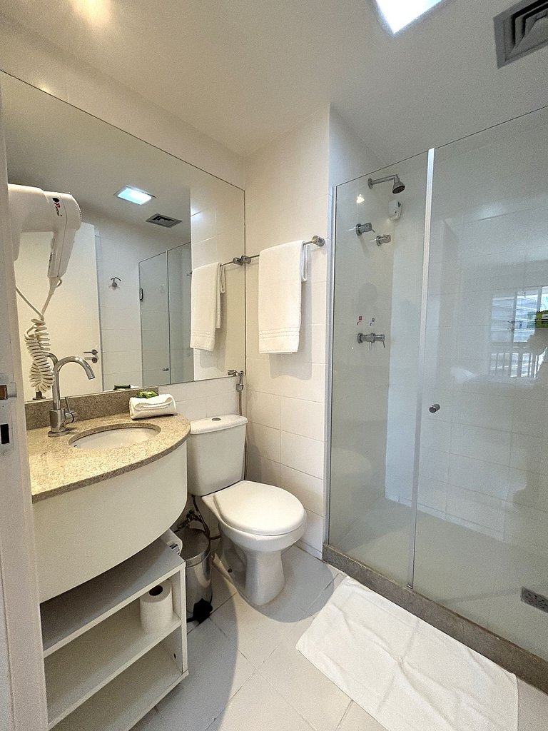 V820 Lindo flat em hotel BSB andar alto