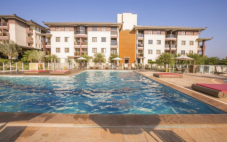Life 209 Apto em resort beira lago com TV Smart