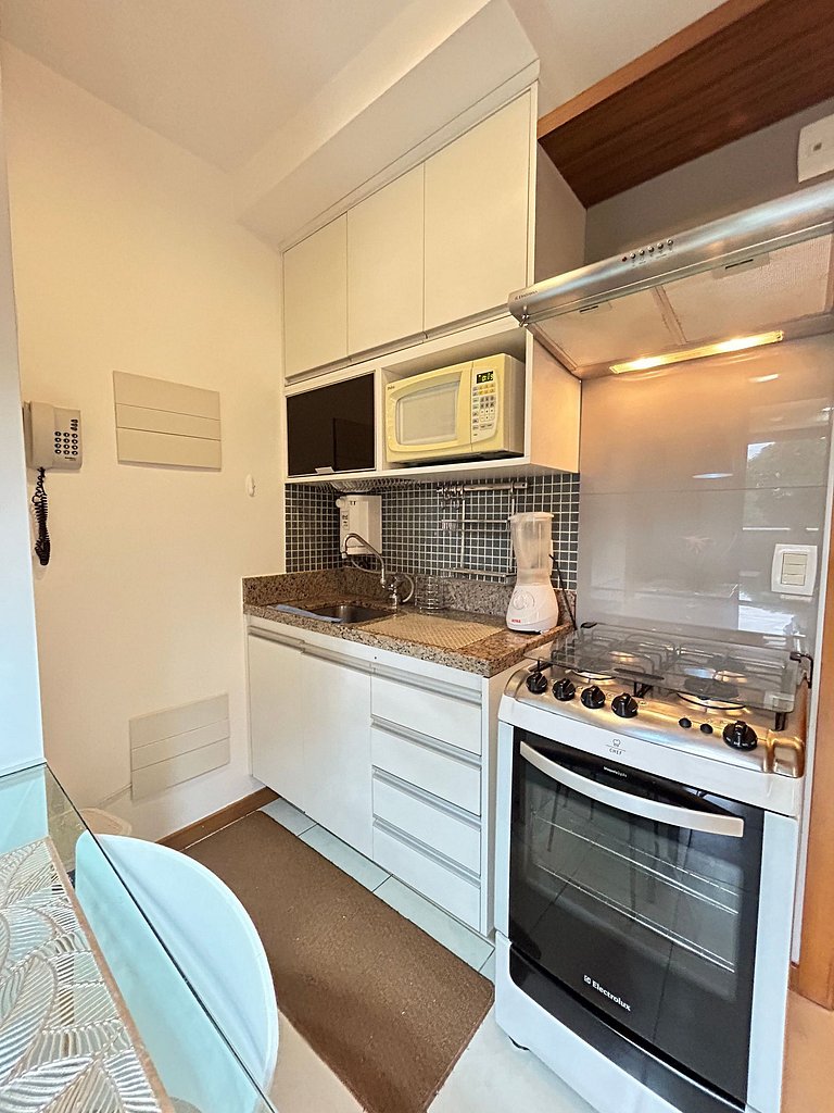 Life 209 Apto em resort beira lago com TV Smart