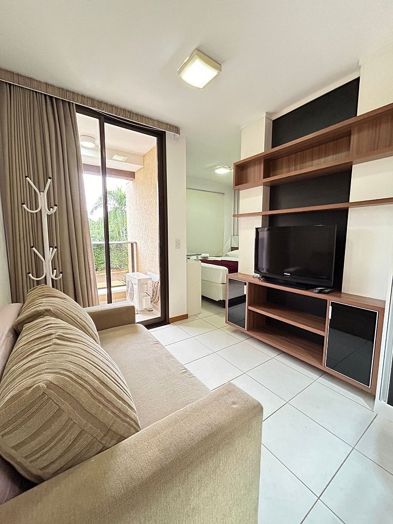 Life 209 Apto em resort beira lago com TV Smart