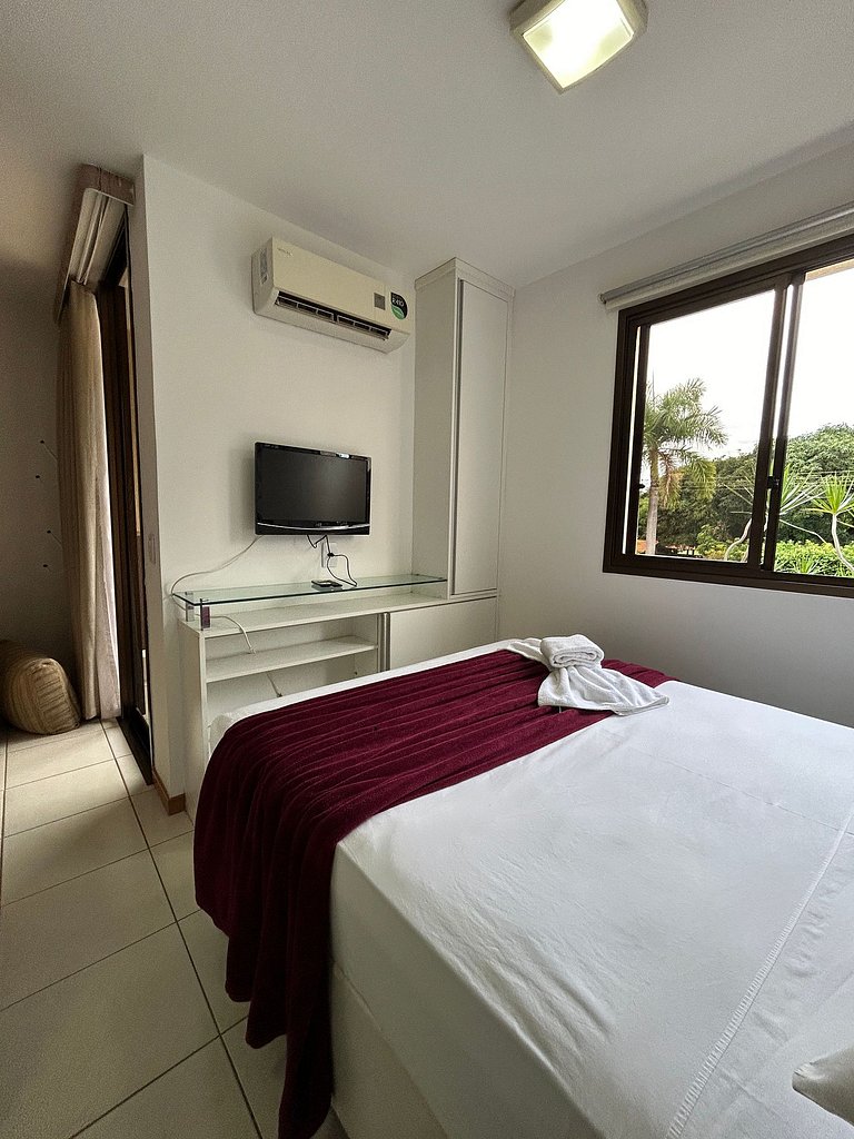Life 209 Apto em resort beira lago com TV Smart