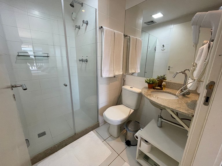 V1114 Flat com WI-FI exclusivo, academia e piscinas