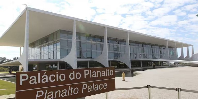 F916 Lindo flat em Asa Norte andar alto