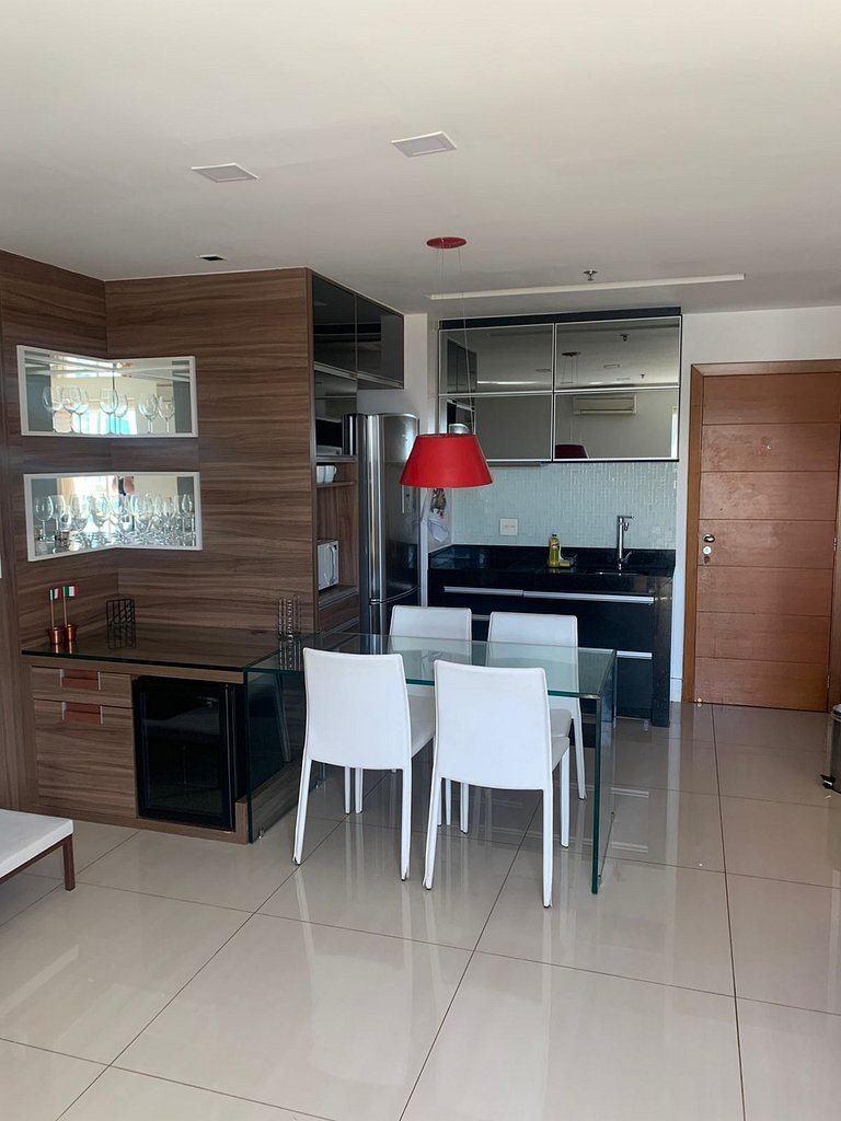 B2003 Flat espaçoso com excelente localização