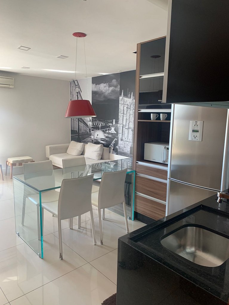B2003 Flat espaçoso com excelente localização