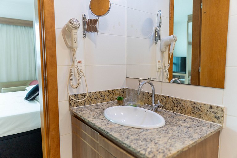 SM1805 Flat região central Próx Embaixada Americana