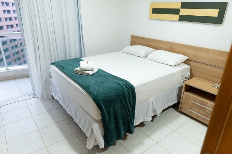B1113 Flat com smart tv em andar alto (SHN)