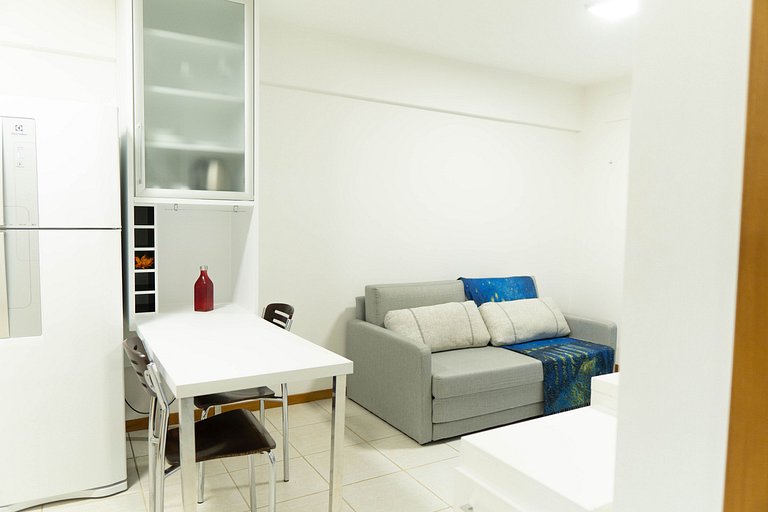 B1113 Flat com smart tv em andar alto (SHN)