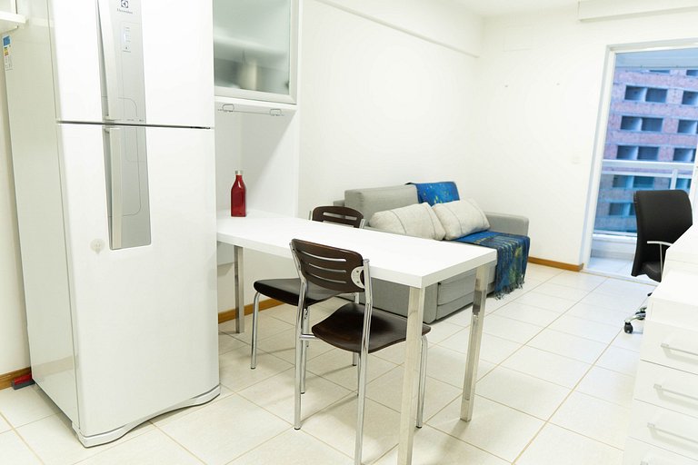 B1113 Flat com smart tv em andar alto (SHN)