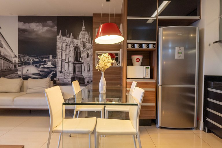 B2003 Flat espaçoso com excelente localização