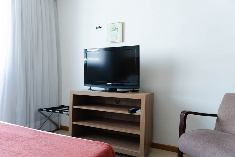 SM1112 Flat região central Próx Embaixada Americana