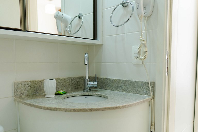 F1104 Flat de ótima localização e fácil acesso