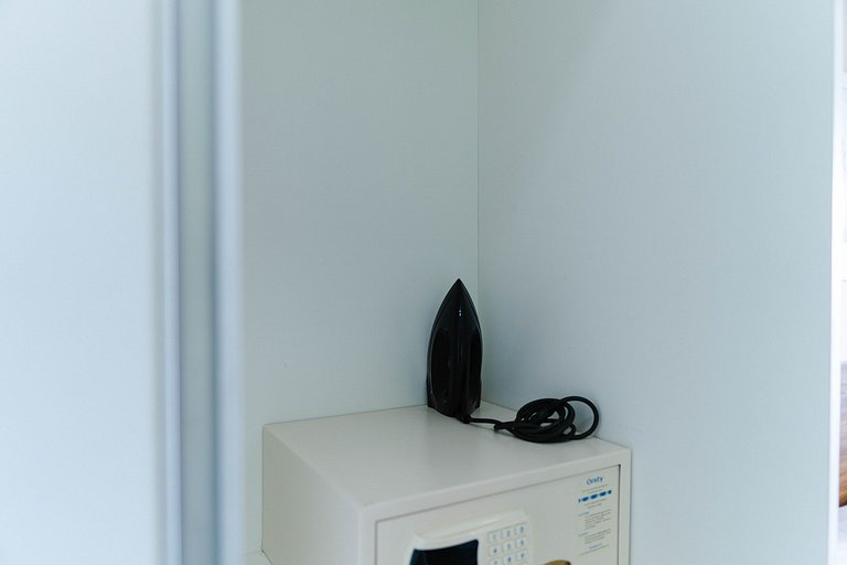 V910 Apart com vista para esplanada e TV Smart