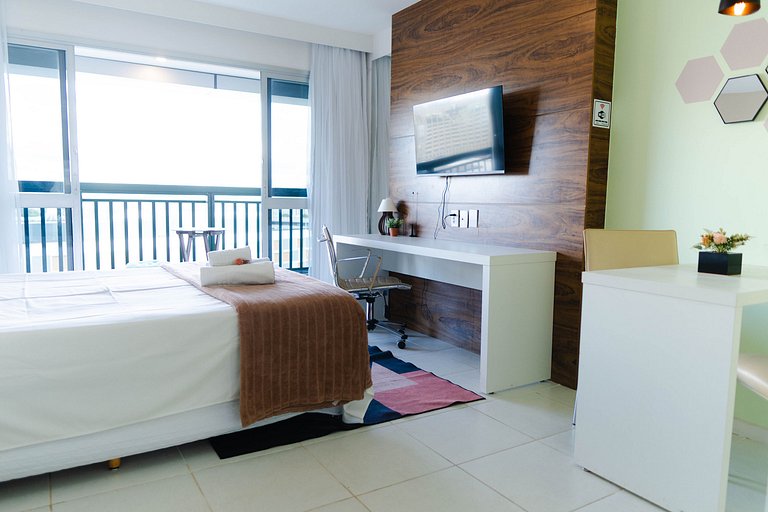 V910 Apart com vista para esplanada e TV Smart